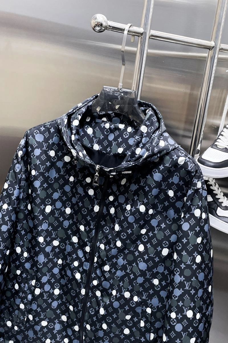 Premium Louis Vuitton Outwear 132904