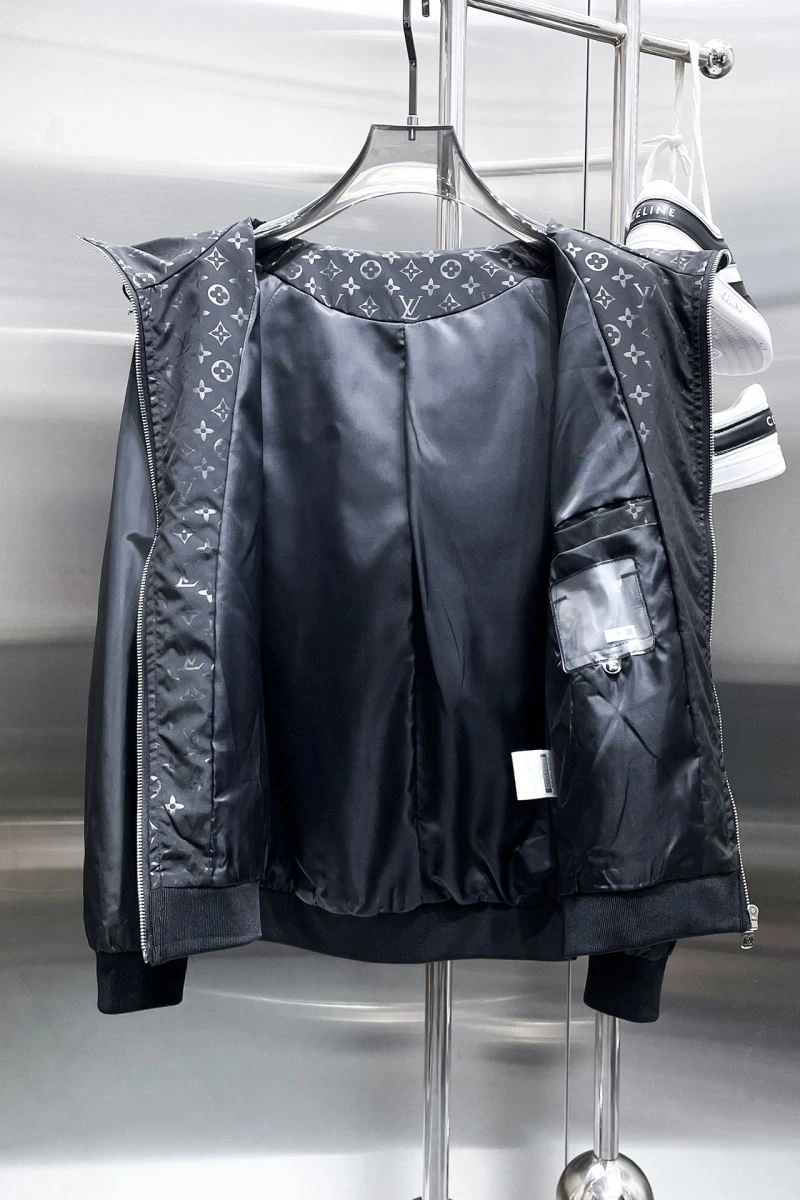 Trendy Louis Vuitton Outwear 132907