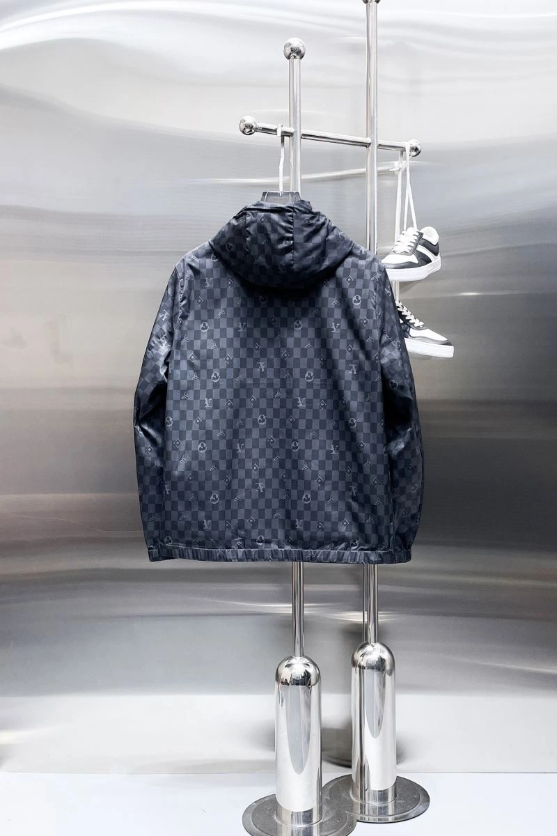 Original Louis Vuitton Outwear 132901