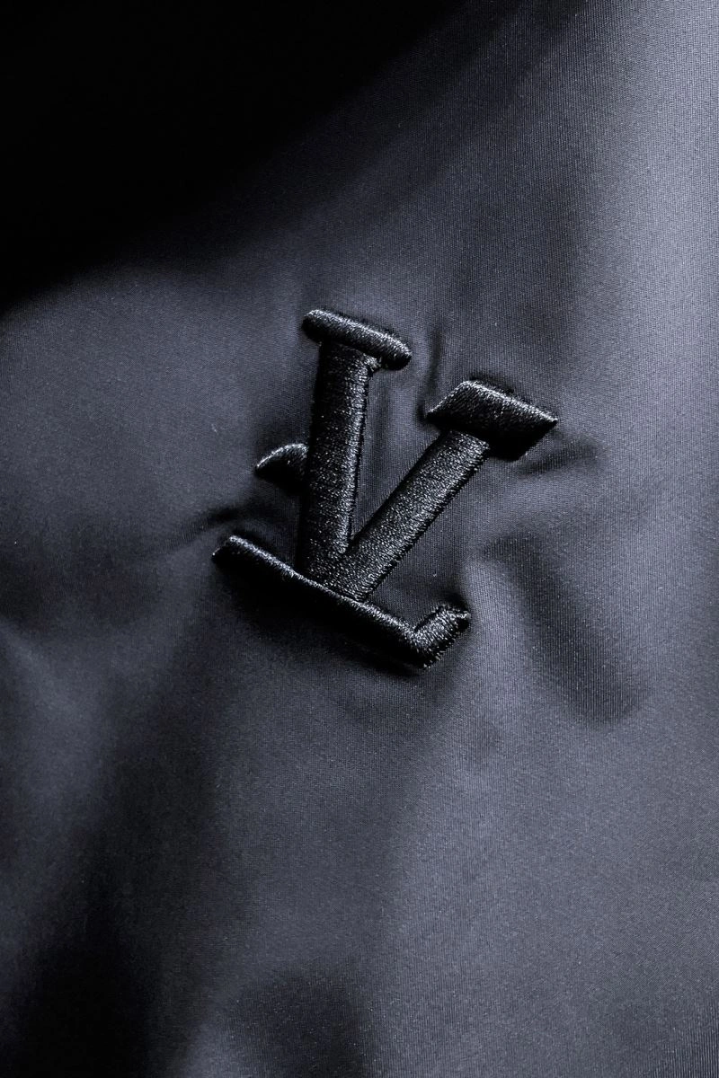 Original Louis Vuitton Outwear 132901