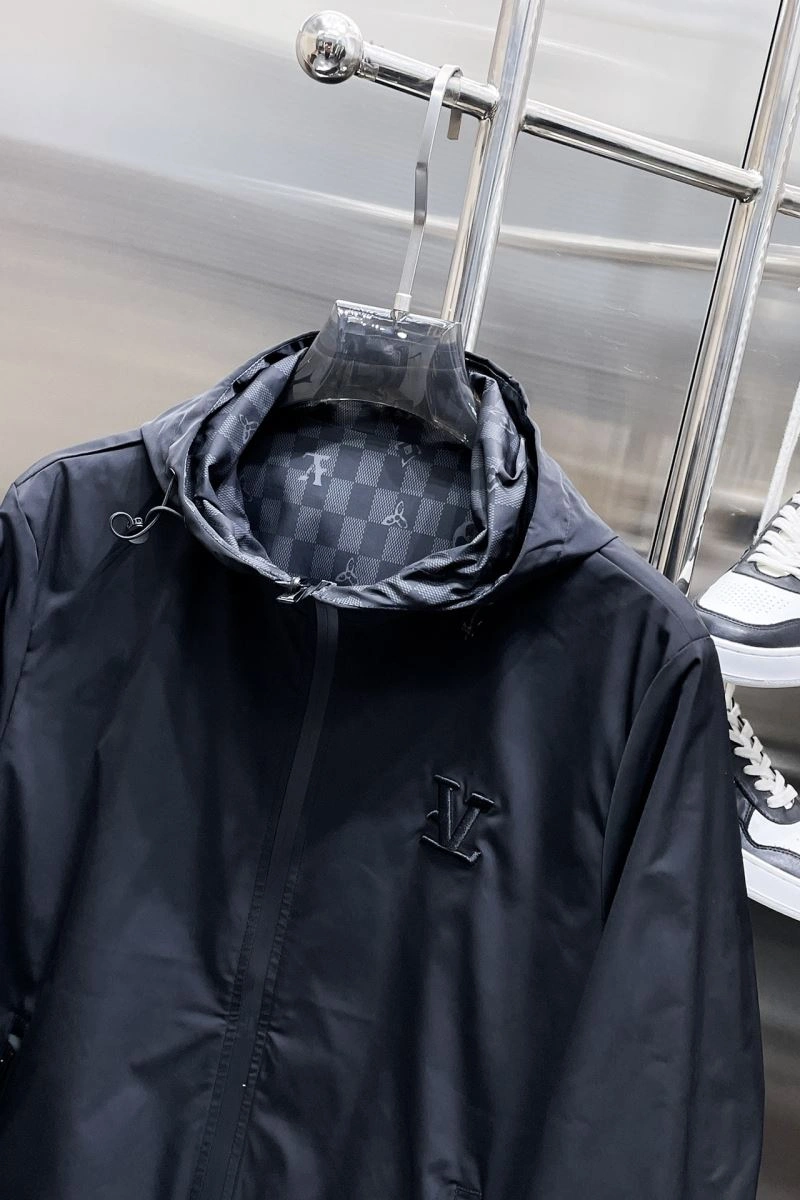 Original Louis Vuitton Outwear 132901