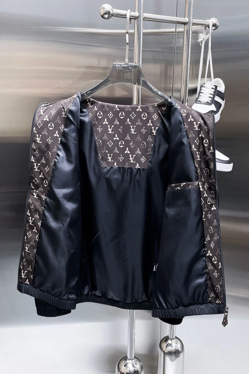DailyWear Louis Vuitton Outwear 132899