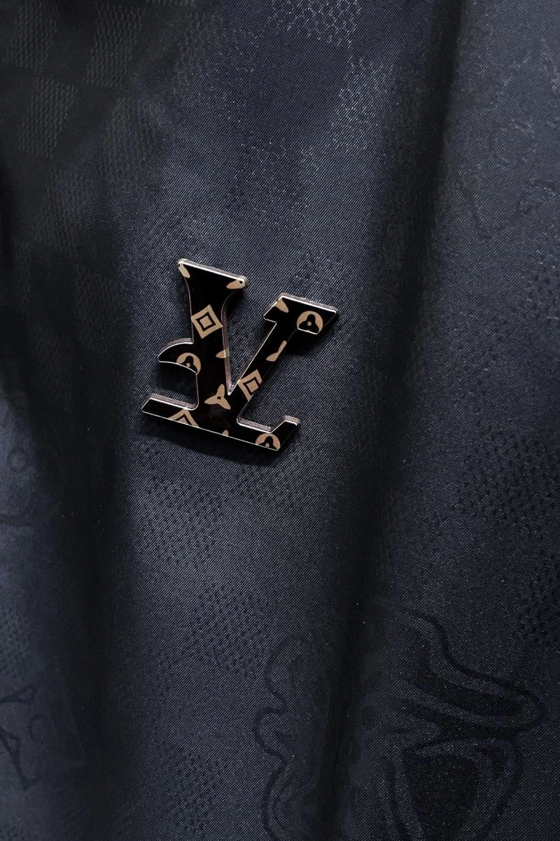 DailyWear Louis Vuitton Outwear 132899