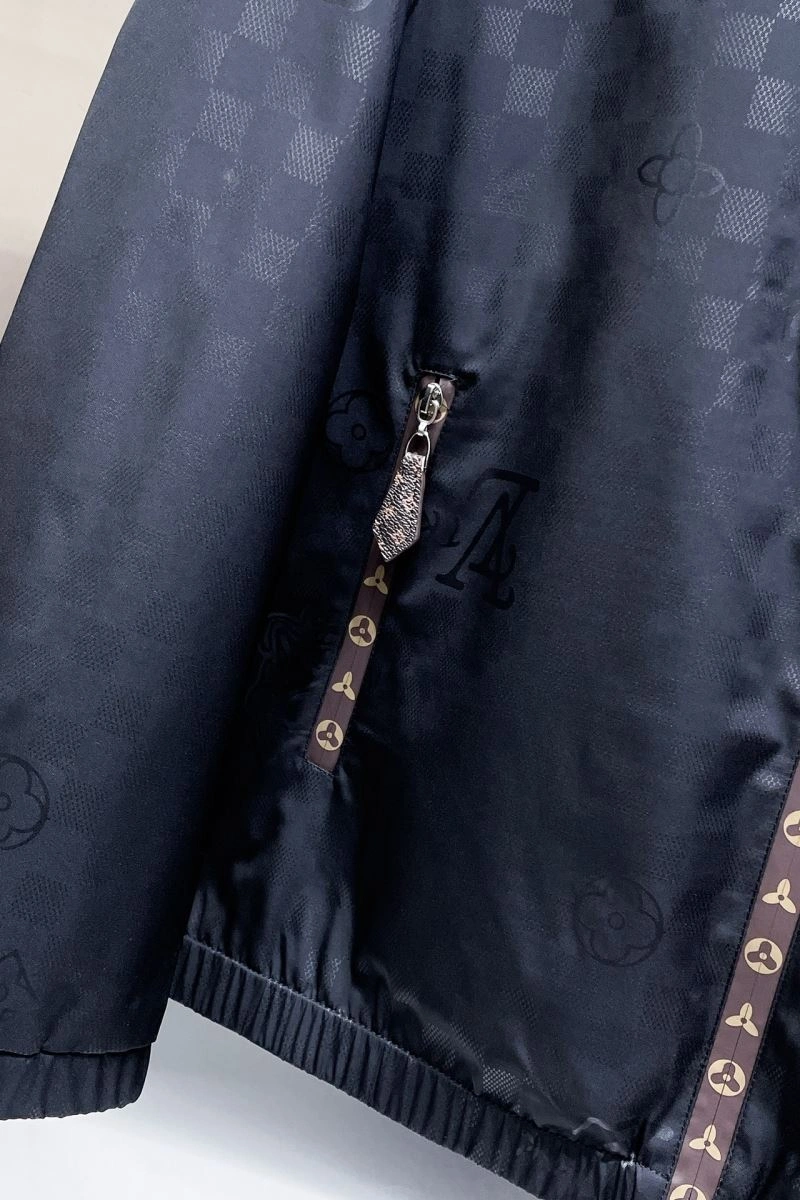 DailyWear Louis Vuitton Outwear 132899