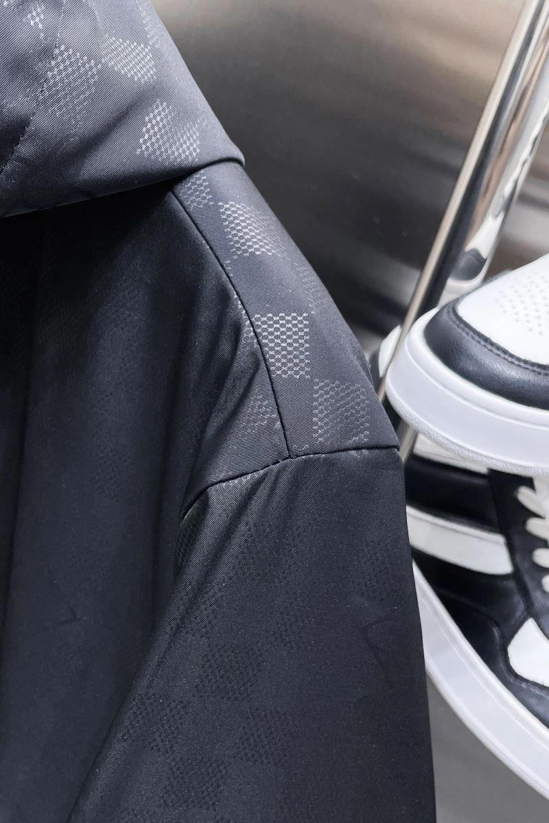 DailyWear Louis Vuitton Outwear 132899