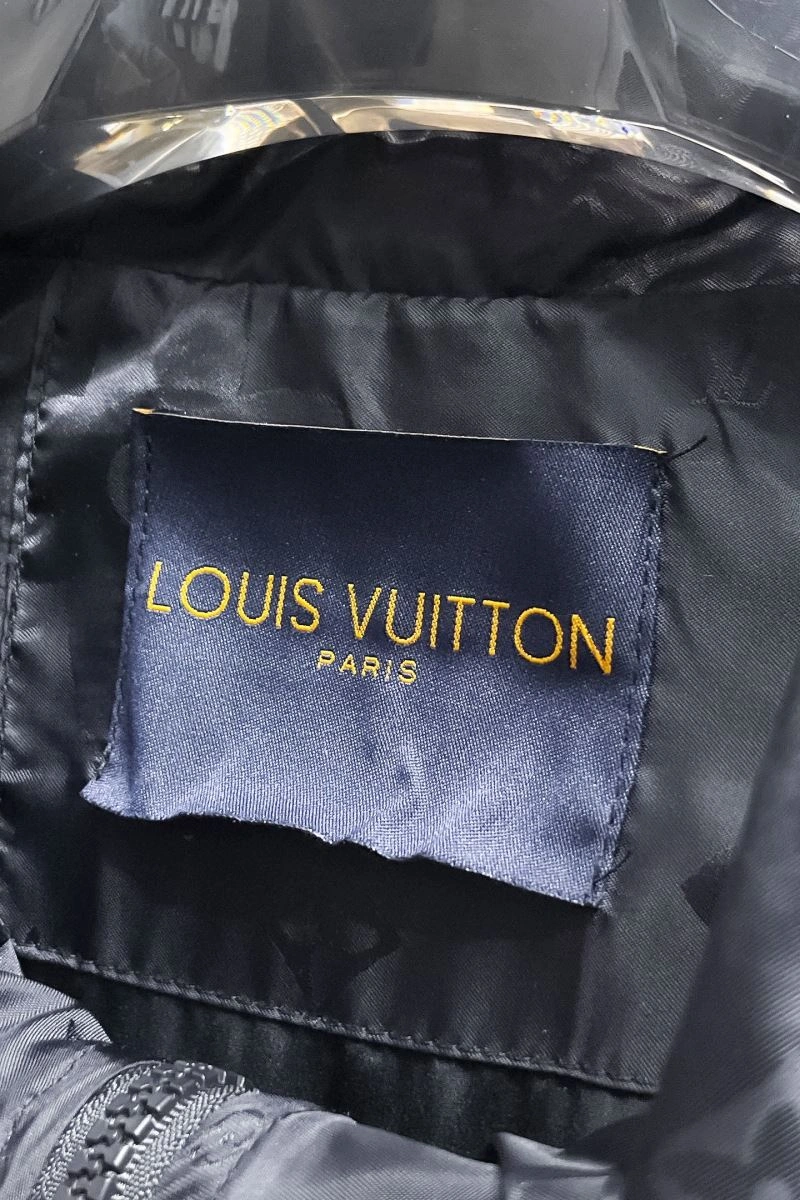 SmartChoice Louis Vuitton Outwear 132896