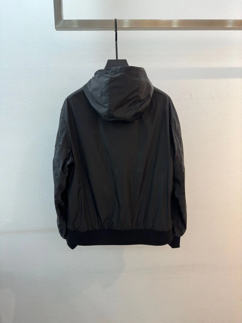 MultiPurpose Louis Vuitton Outwear 132870