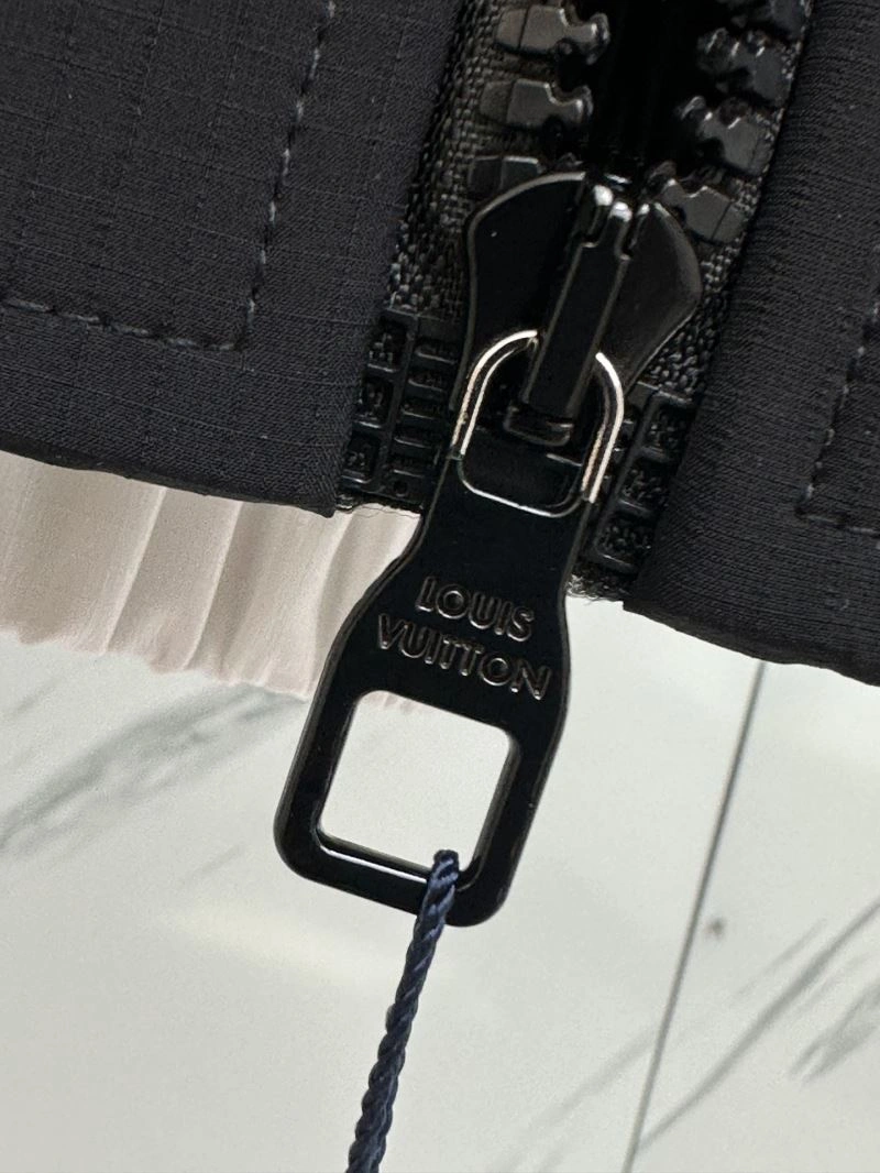 Louis Vuitton Outwear Bright 132877