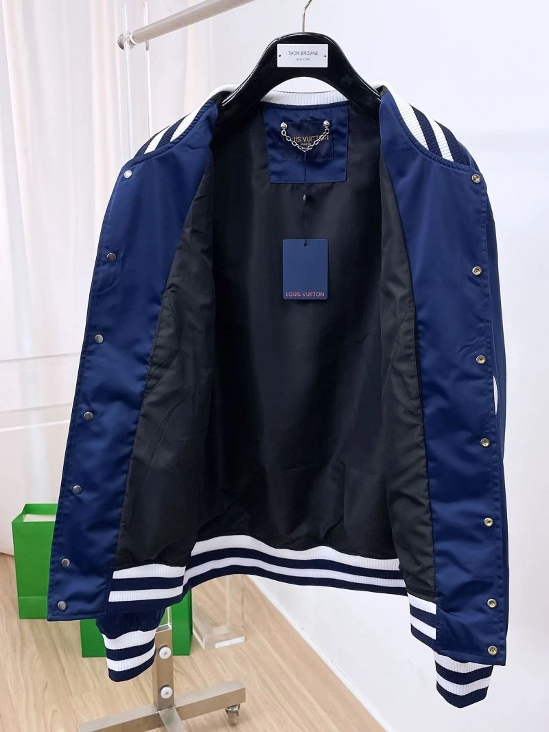 Louis Vuitton Outwear Durable 132892