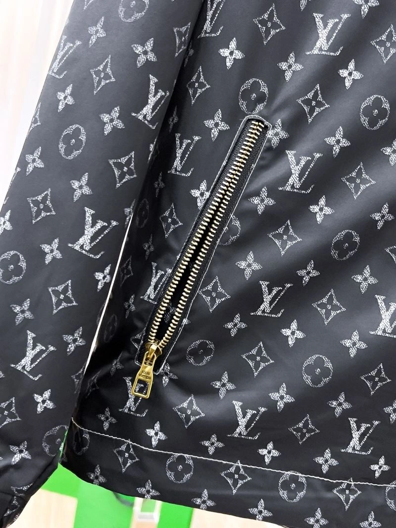 Soft Louis Vuitton Outwear 132888