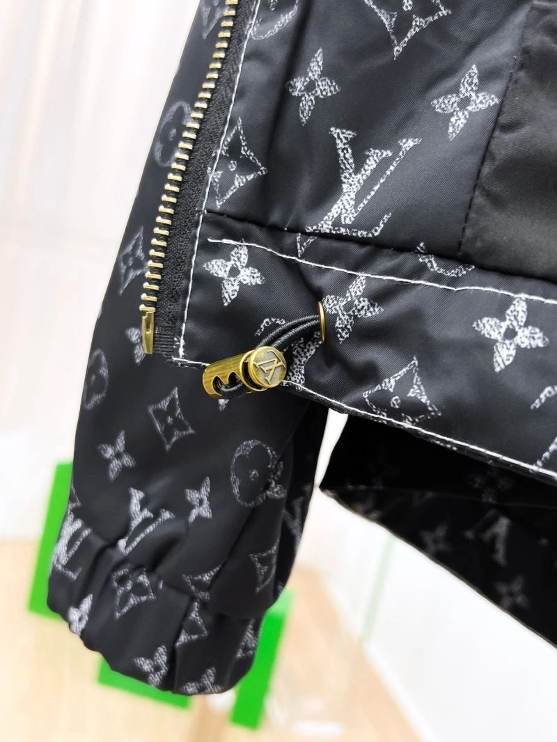 Soft Louis Vuitton Outwear 132888