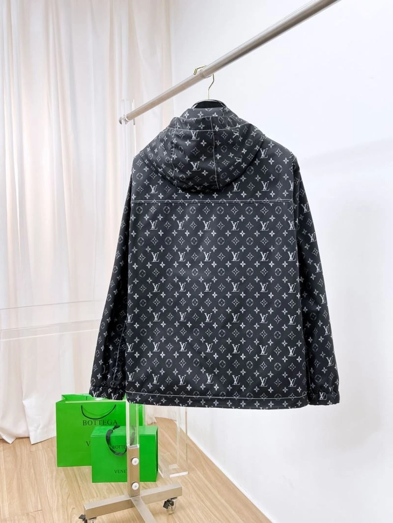 Soft Louis Vuitton Outwear 132888