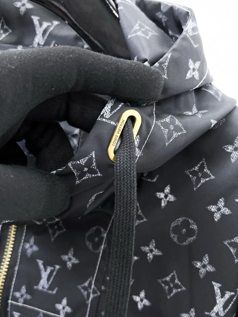 Soft Louis Vuitton Outwear 132888