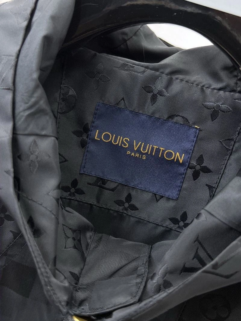 Classic Louis Vuitton Outwear 132885