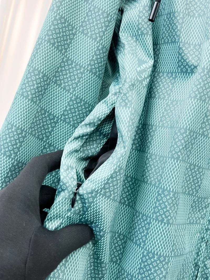 Louis Vuitton Outwear Stretchable 132887