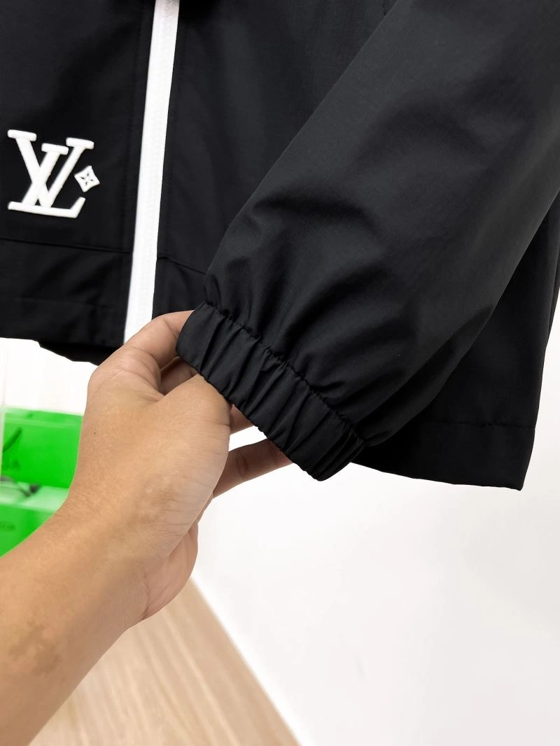 Modern Louis Vuitton Outwear 132872