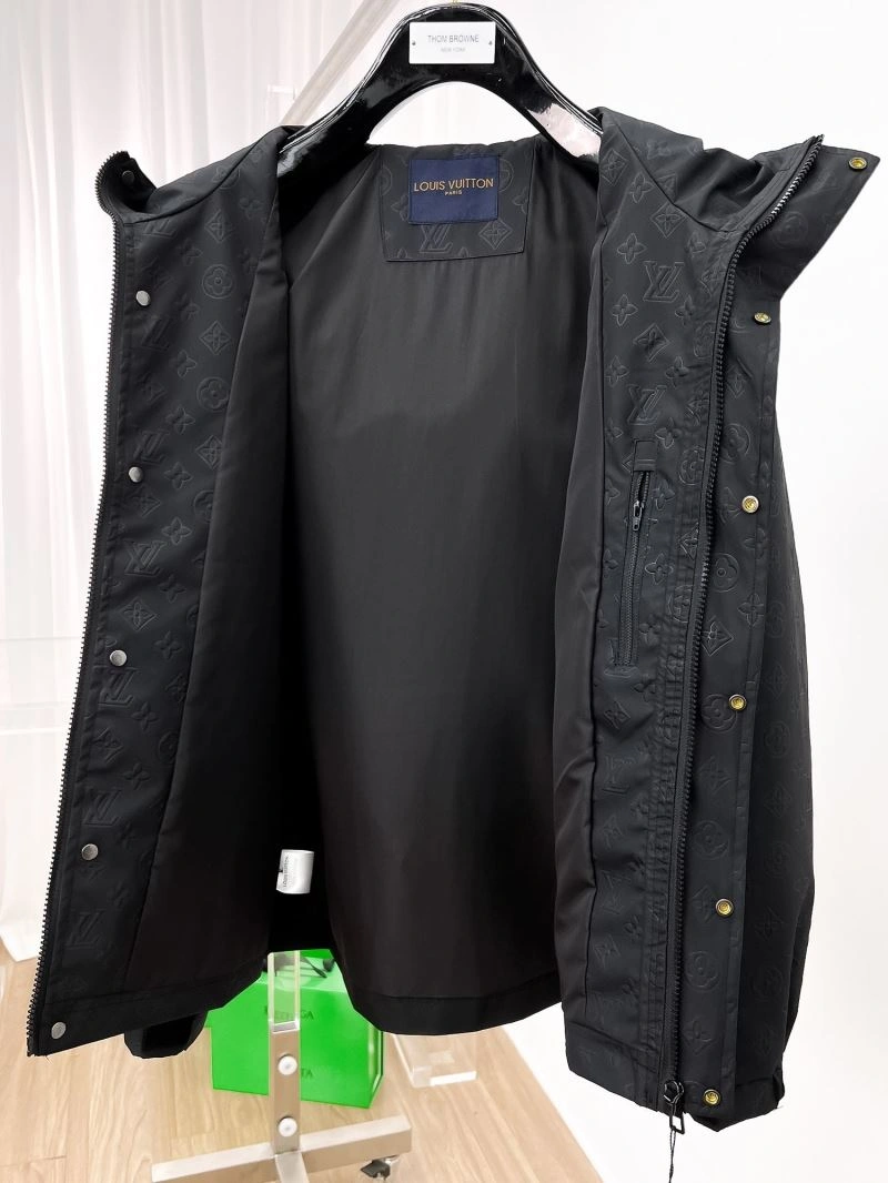 SmoothTexture Louis Vuitton Outwear 132890