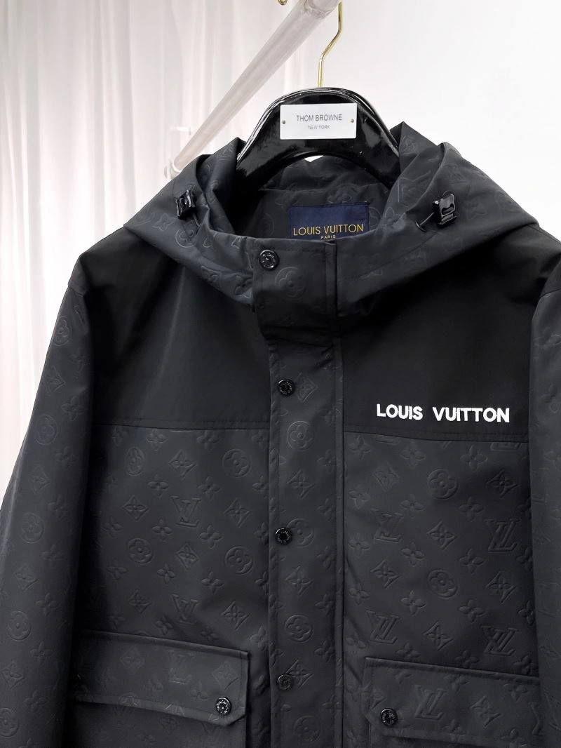 SmoothTexture Louis Vuitton Outwear 132890
