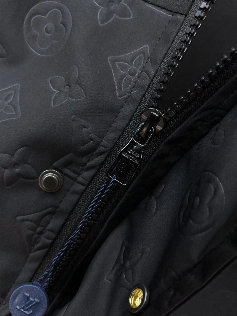 SmoothTexture Louis Vuitton Outwear 132890