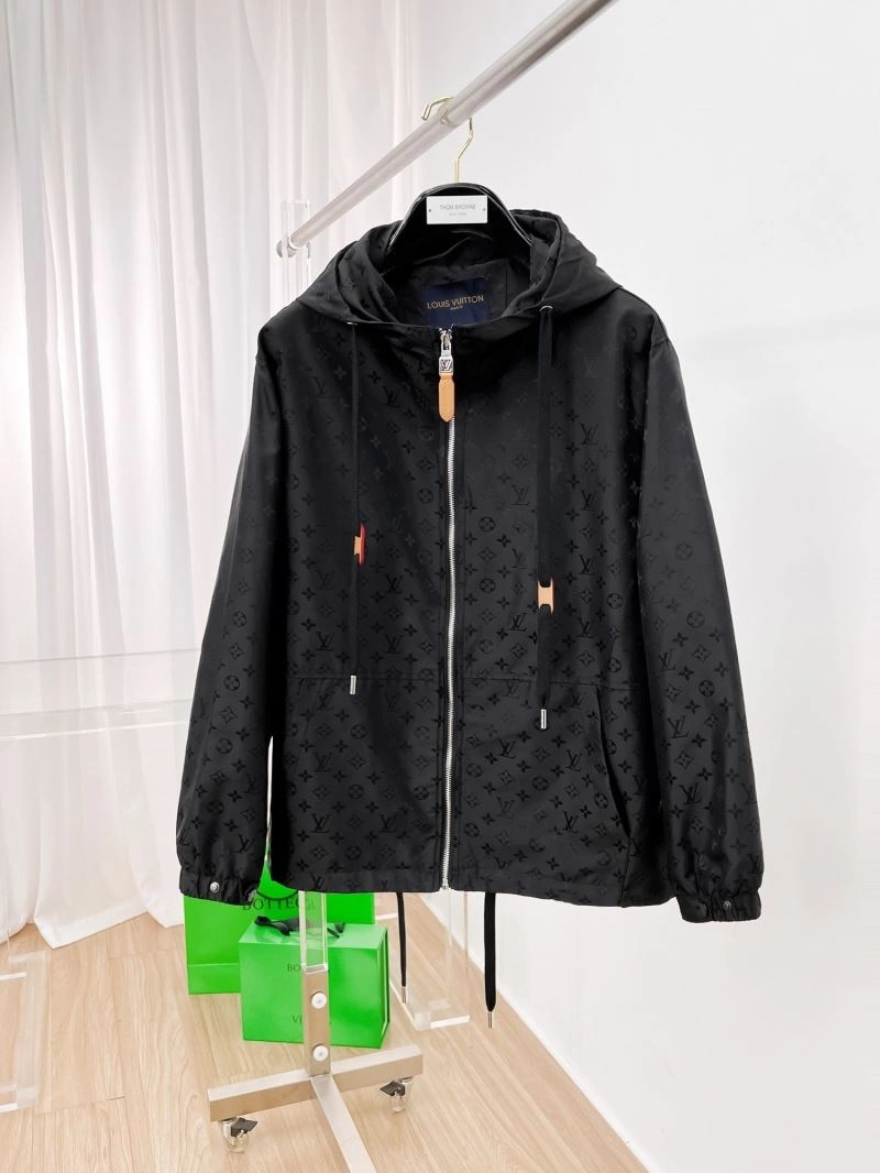 Refined Louis Vuitton Outwear 132895