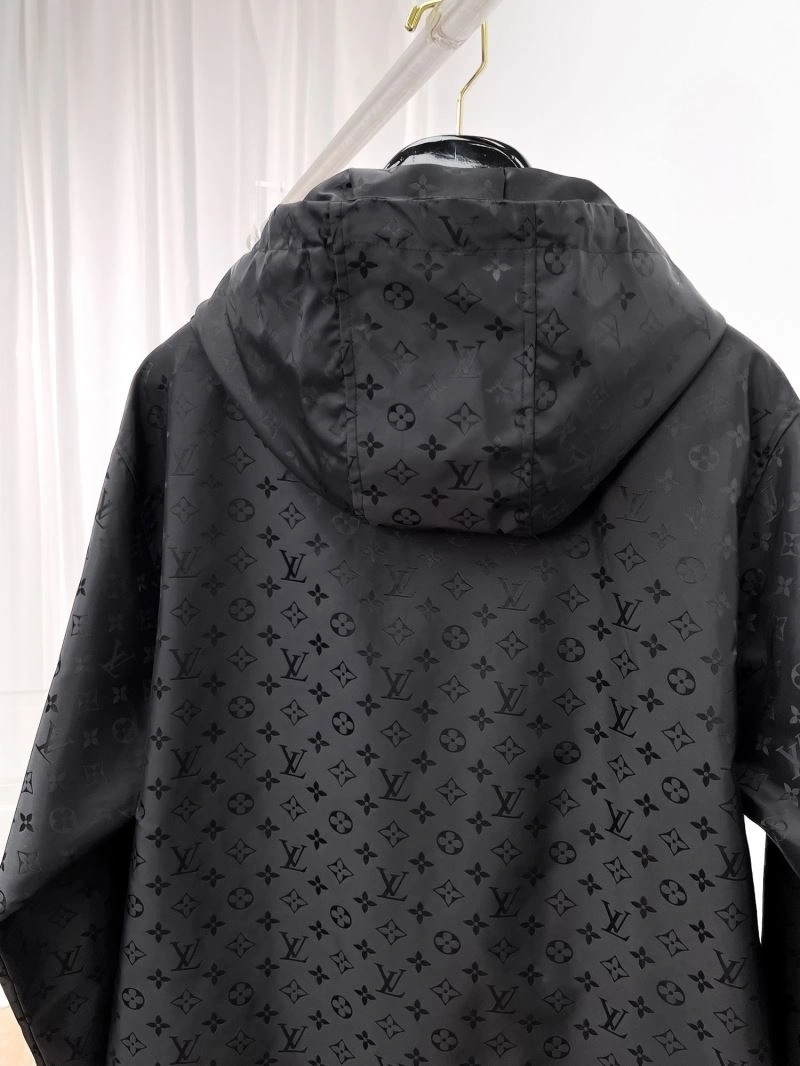 Refined Louis Vuitton Outwear 132895