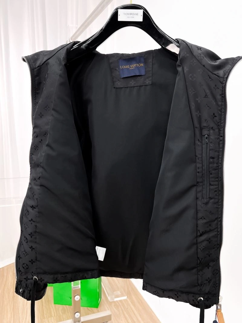 Refined Louis Vuitton Outwear 132895