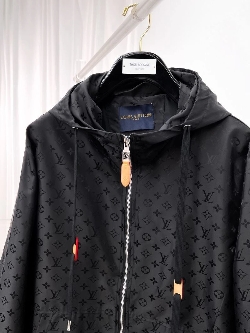 Refined Louis Vuitton Outwear 132895