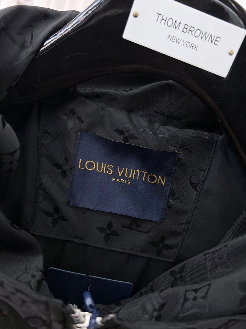 Refined Louis Vuitton Outwear 132895
