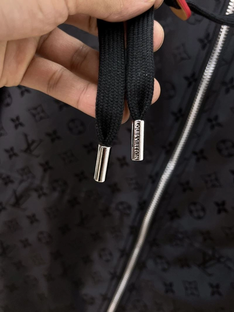 Refined Louis Vuitton Outwear 132895