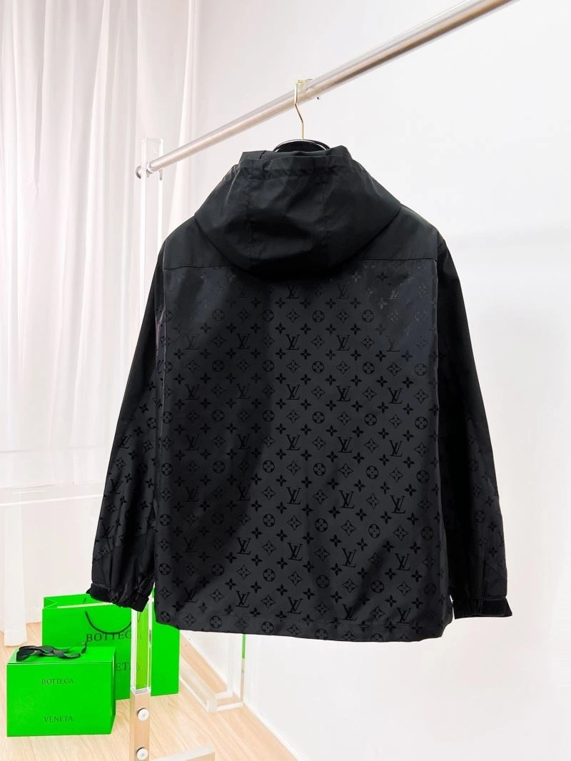 SmoothTexture Louis Vuitton Outwear 132867