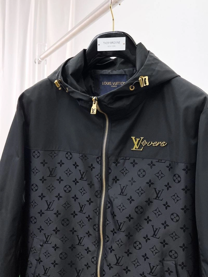 SmoothTexture Louis Vuitton Outwear 132867