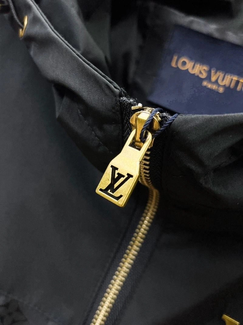 SmoothTexture Louis Vuitton Outwear 132867