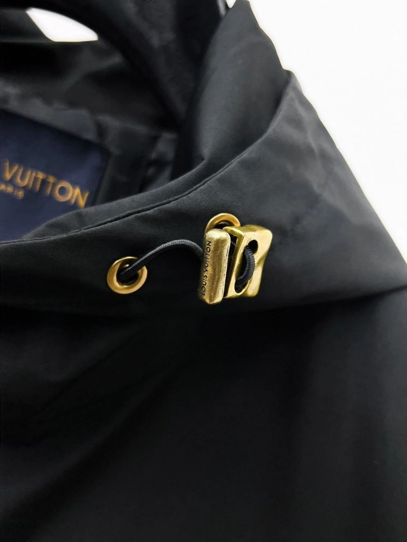 SmoothTexture Louis Vuitton Outwear 132867