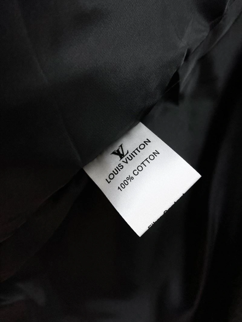 SmoothTexture Louis Vuitton Outwear 132867