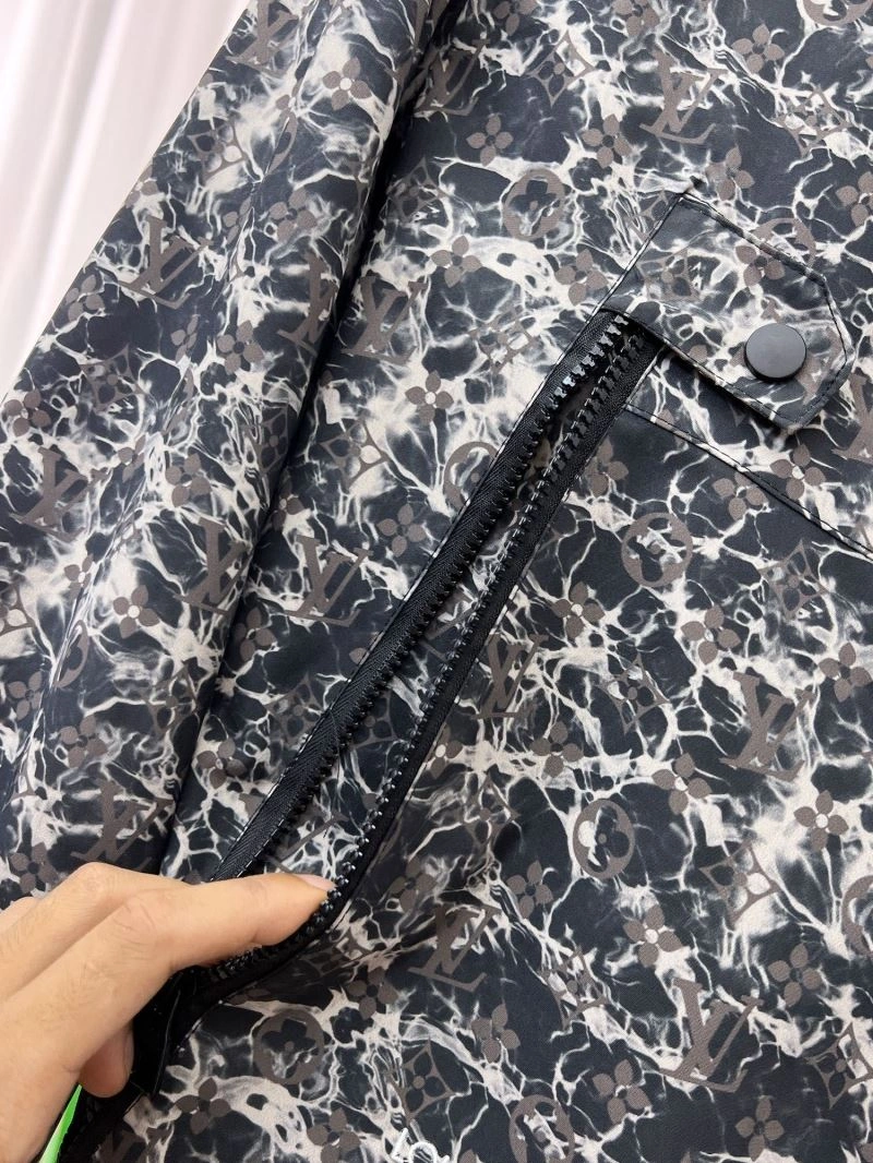 StreetReady Louis Vuitton Outwear 132861