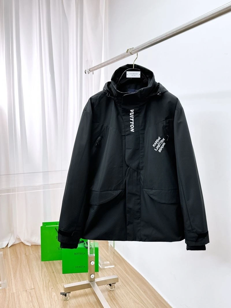 MultiPurpose Louis Vuitton Outwear 132864