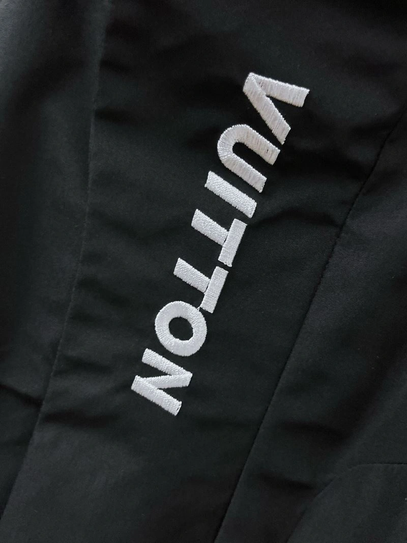 MultiPurpose Louis Vuitton Outwear 132864