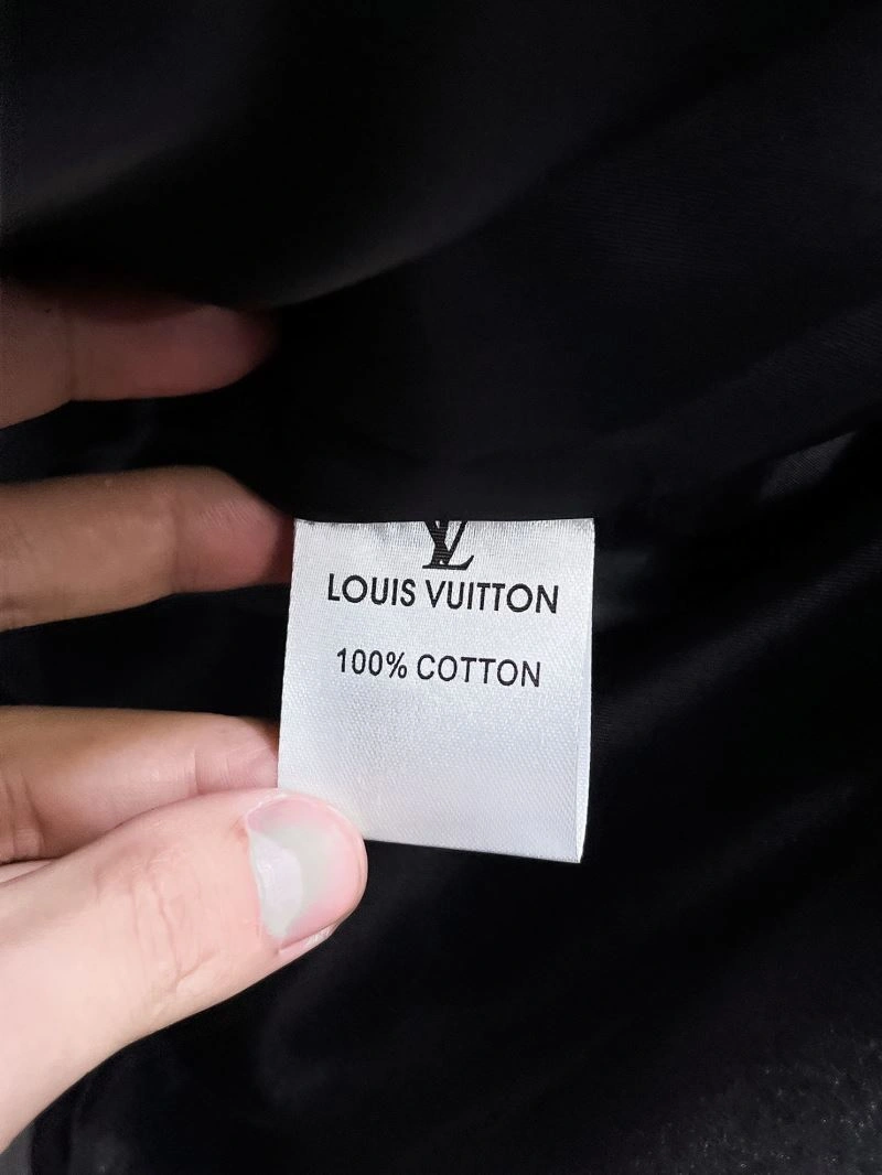 Louis Vuitton Outwear Durable 132840