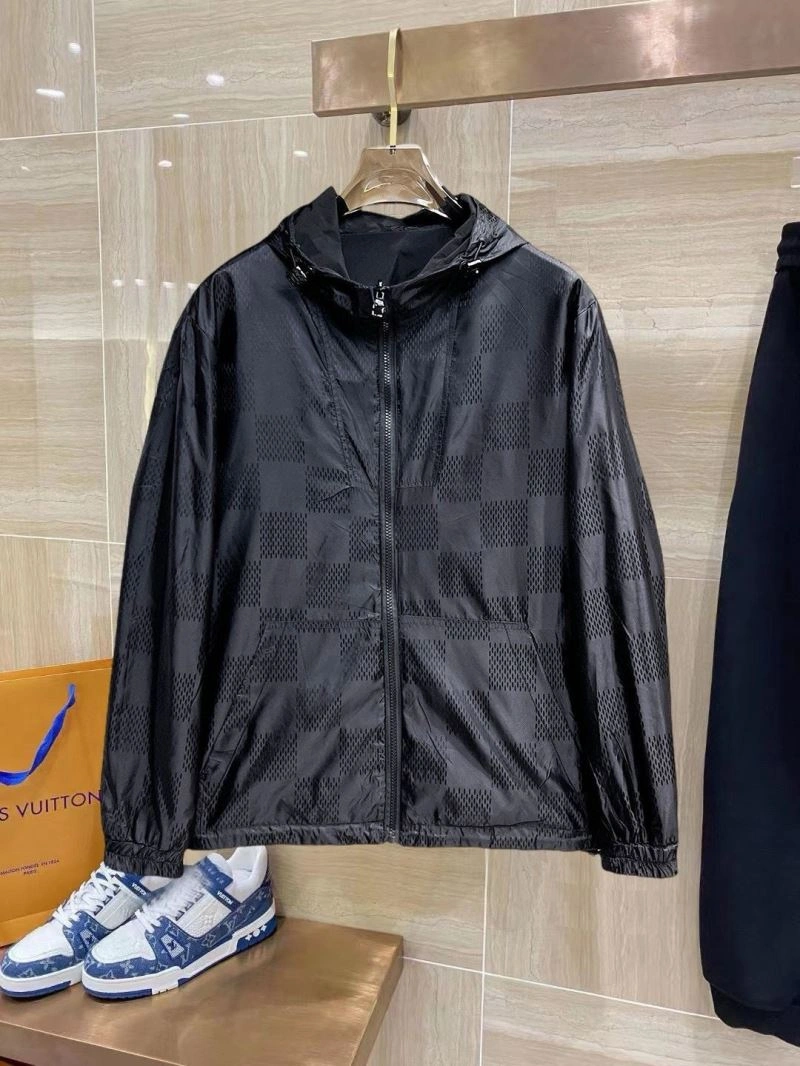Breathable Louis Vuitton Outwear 132851