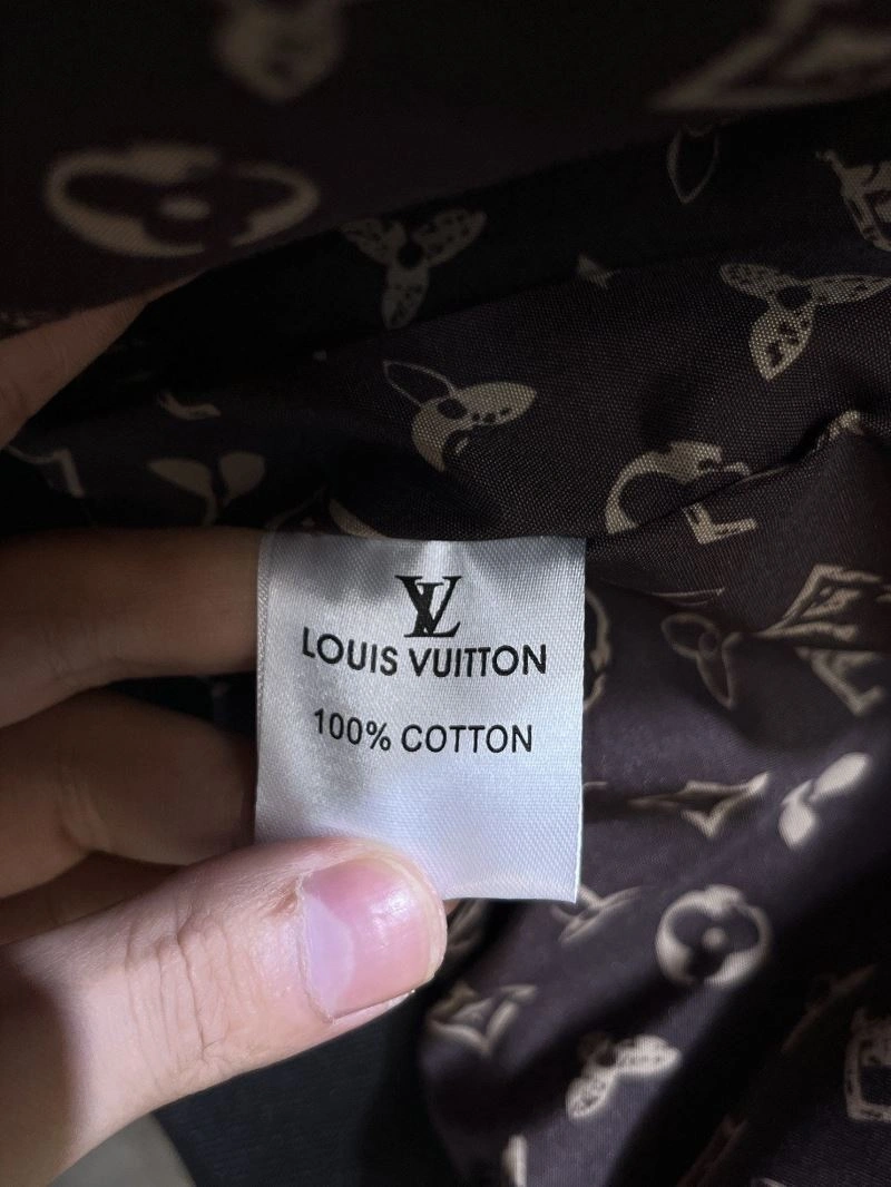 Louis Vuitton Outwear OnTrend 132850