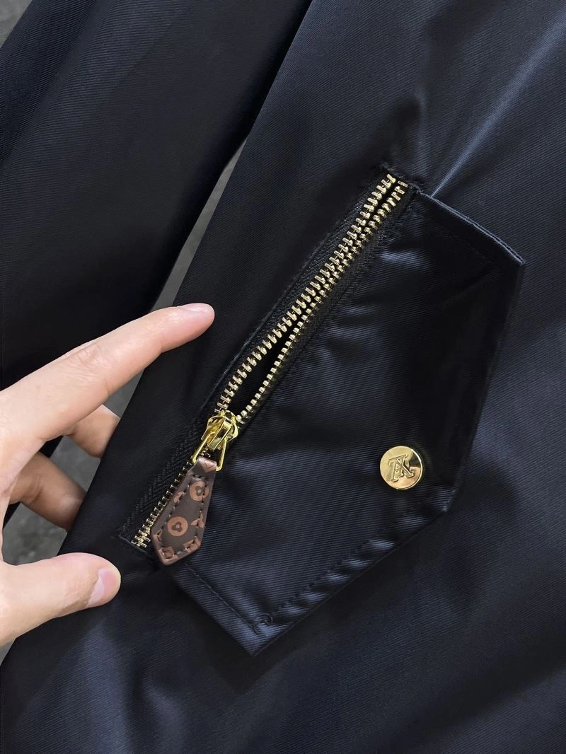 Louis Vuitton Outwear OnTrend 132850