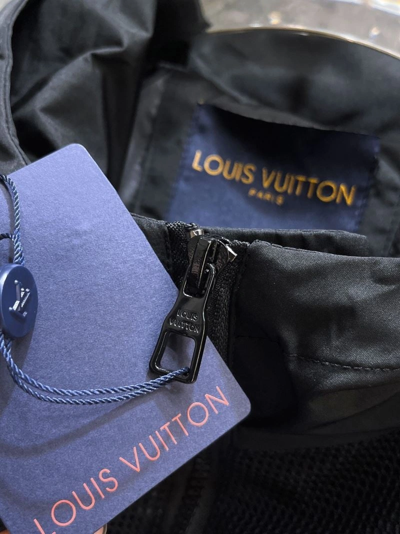 Casual Louis Vuitton Outwear 132839