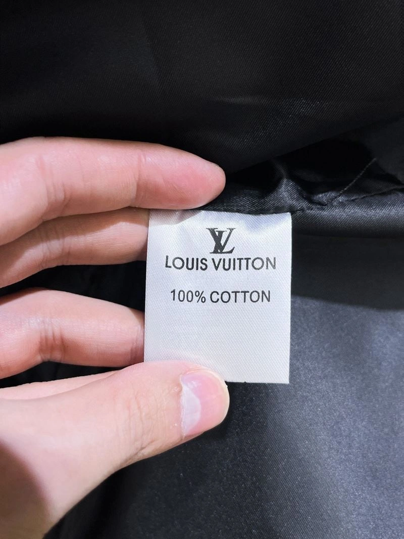 Casual Louis Vuitton Outwear 132839