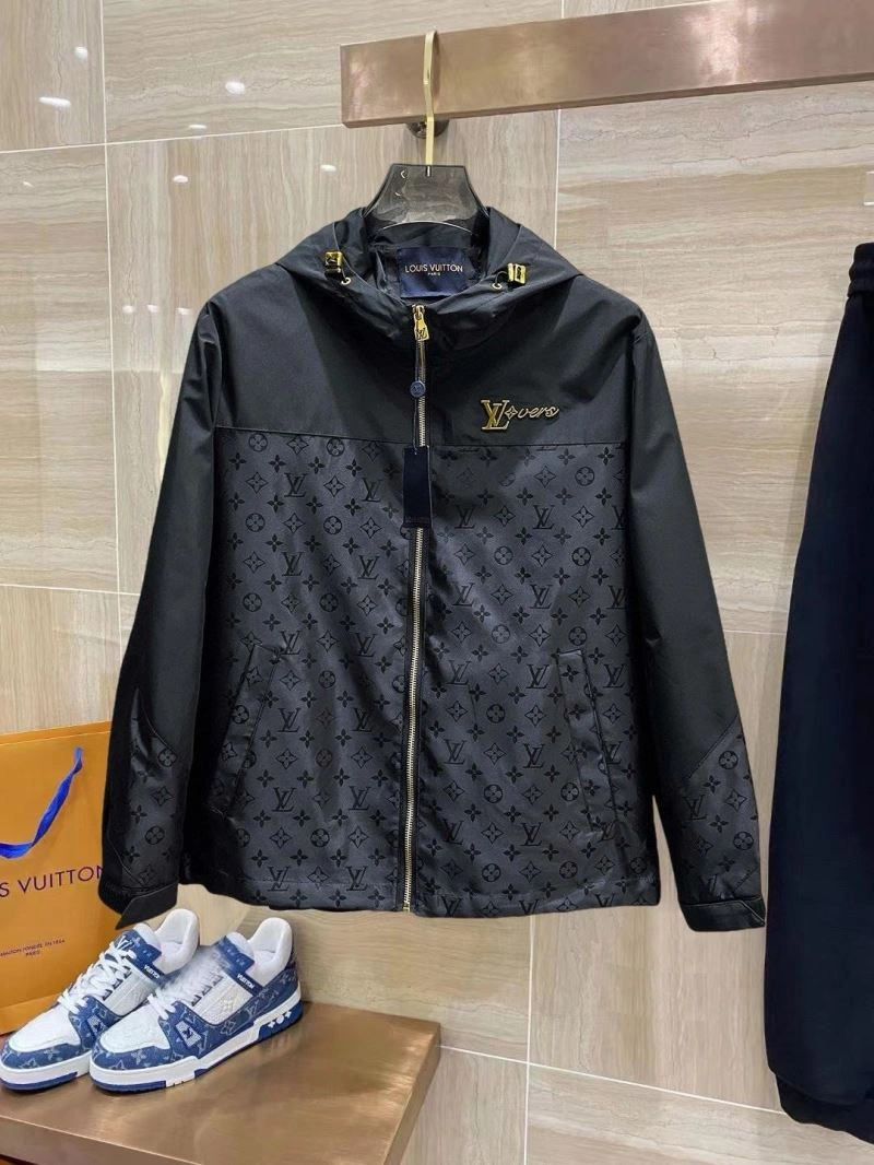 Tailored Louis Vuitton Outwear 132844