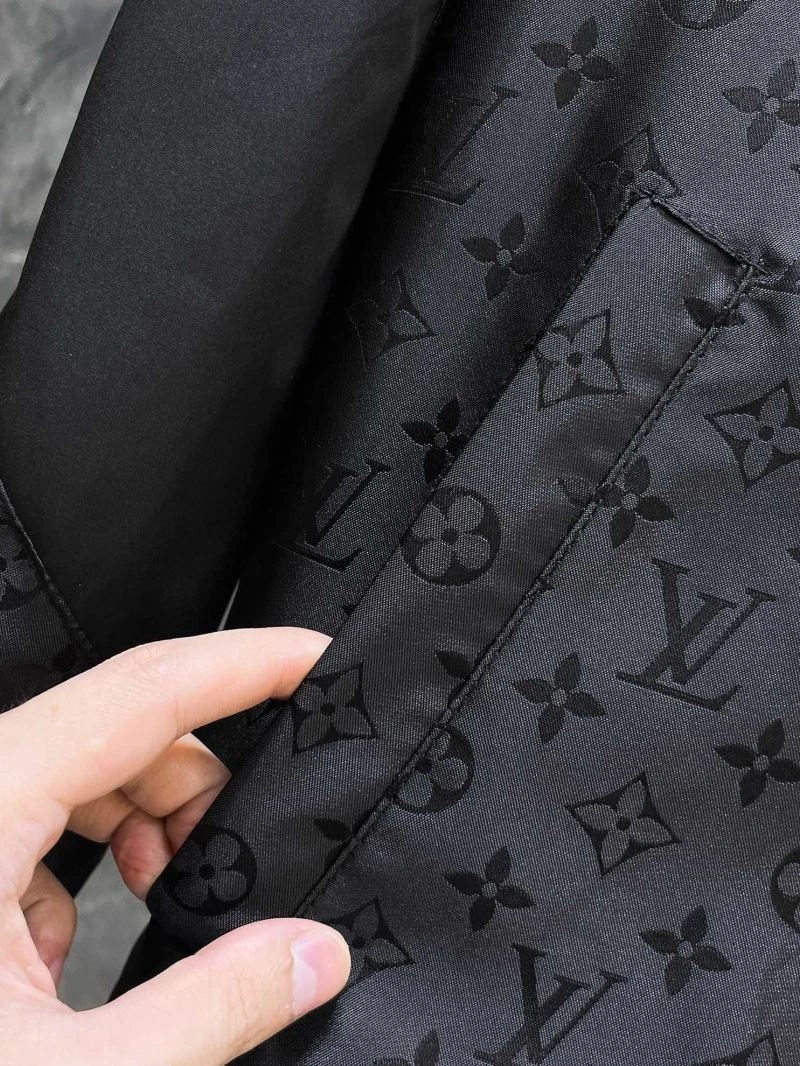 Tailored Louis Vuitton Outwear 132844
