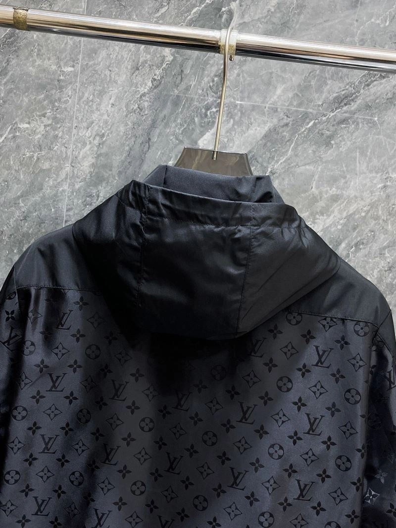 Tailored Louis Vuitton Outwear 132844