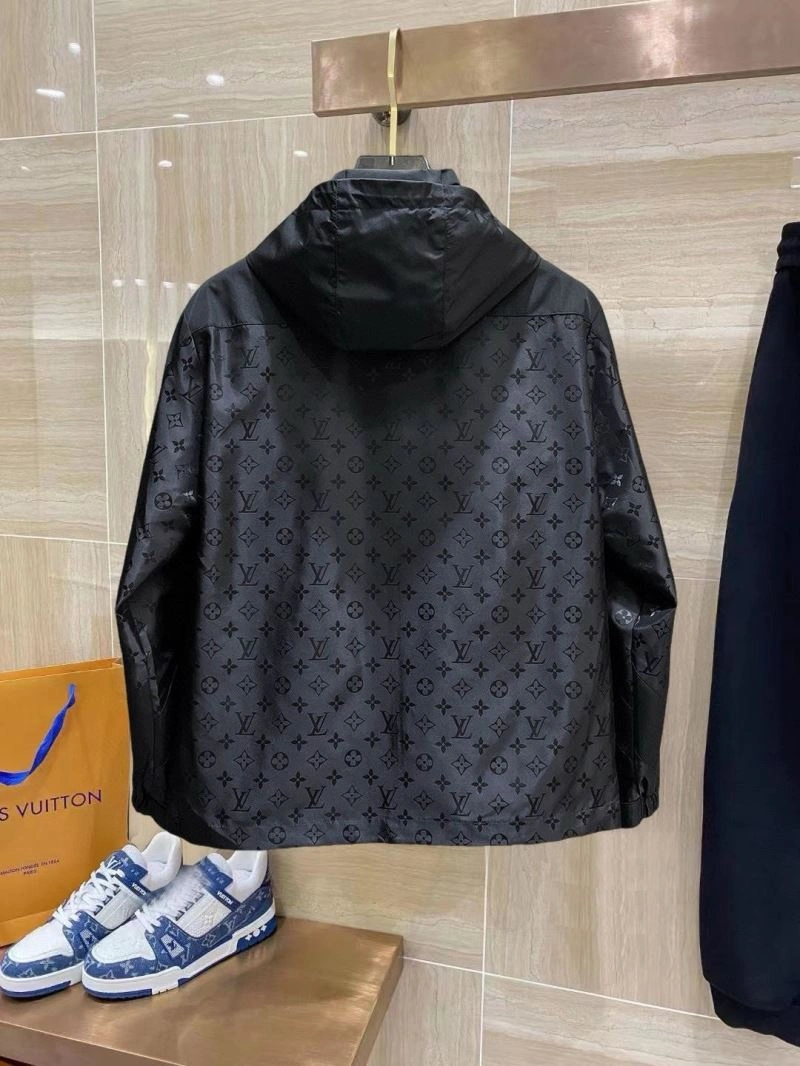 Tailored Louis Vuitton Outwear 132844