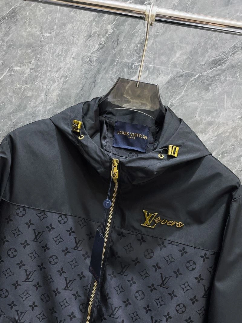 Tailored Louis Vuitton Outwear 132844