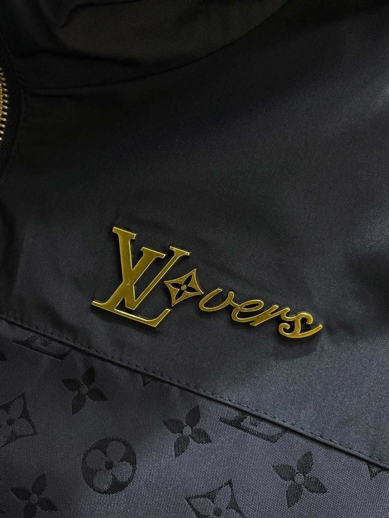 Tailored Louis Vuitton Outwear 132844