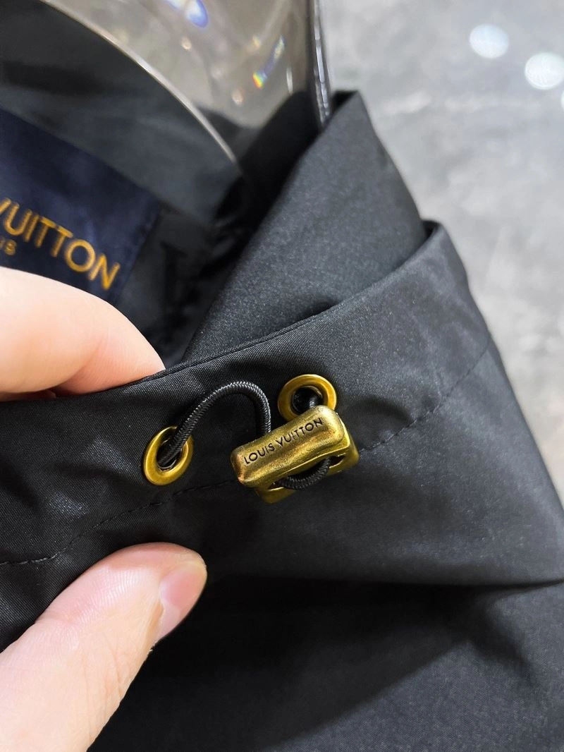Tailored Louis Vuitton Outwear 132844